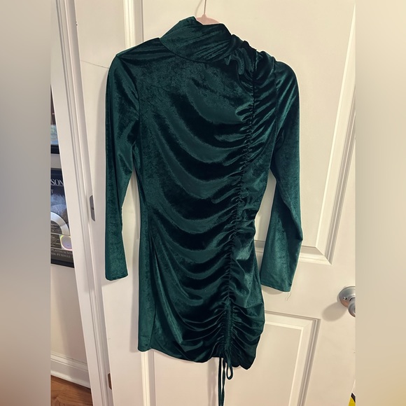Amazon Dresses & Skirts - Velour/ velvet dark green Amazon body con dress!